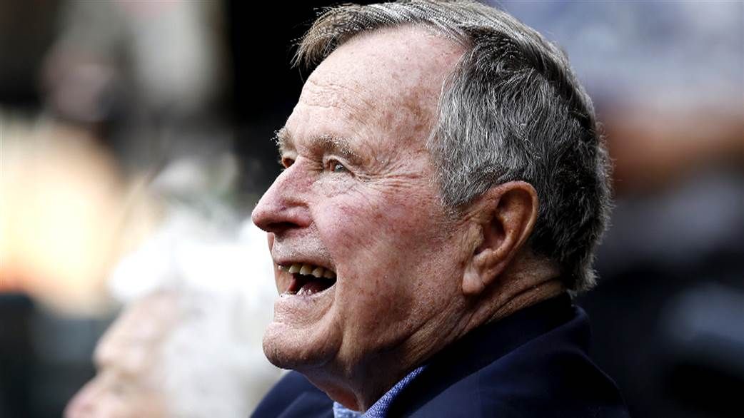 Джорджа Буша-старшого госпіталізували Джорджа Буша-старшого госпіталізували