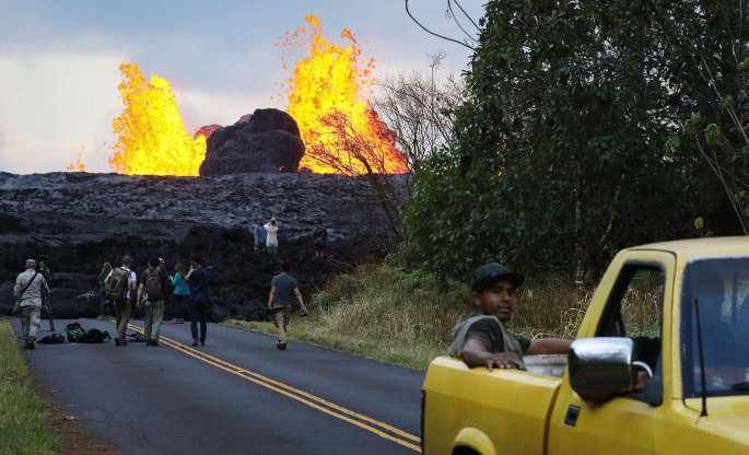 На Гаваях вже місяць триває виверження вулкана: через лаву існує загроза для евакуації людей