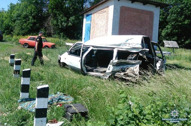 Смертельное ДТП произошло в Одесской области: поезд смял микроавтобус, как жестянку