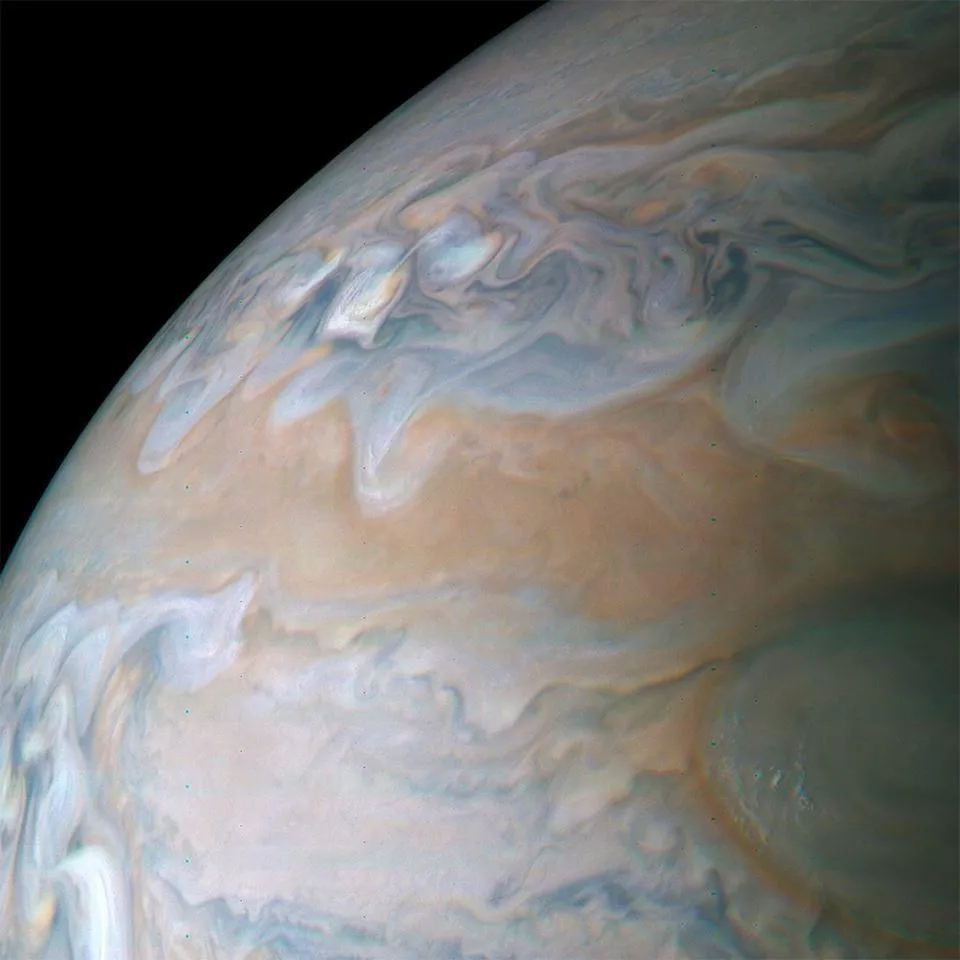 Нові фото Юпітера 