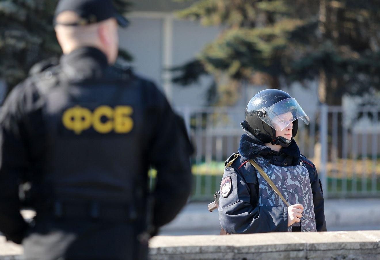 ФСБ сообщила о задержании украинца с оружием в оккупированном Крыму ФСБ сообщила о задержании украинца с оружием в оккупированном Крыму