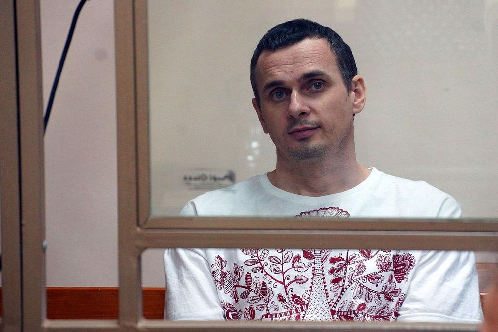 Российский политзаключенный объявил бессрочную голодовку в поддержку Олега Сенцова Российский политзаключенный объявил бессрочную голодовку в поддержку Олега Сенцова