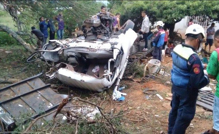 Через падіння автобусу в яр загинули 11 людей: фото Через падіння автобусу в яр загинули 11 людей: фото