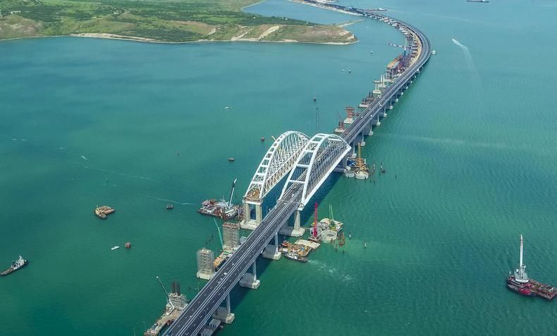 В окупантів почалися проблеми через наявність Кримського мосту