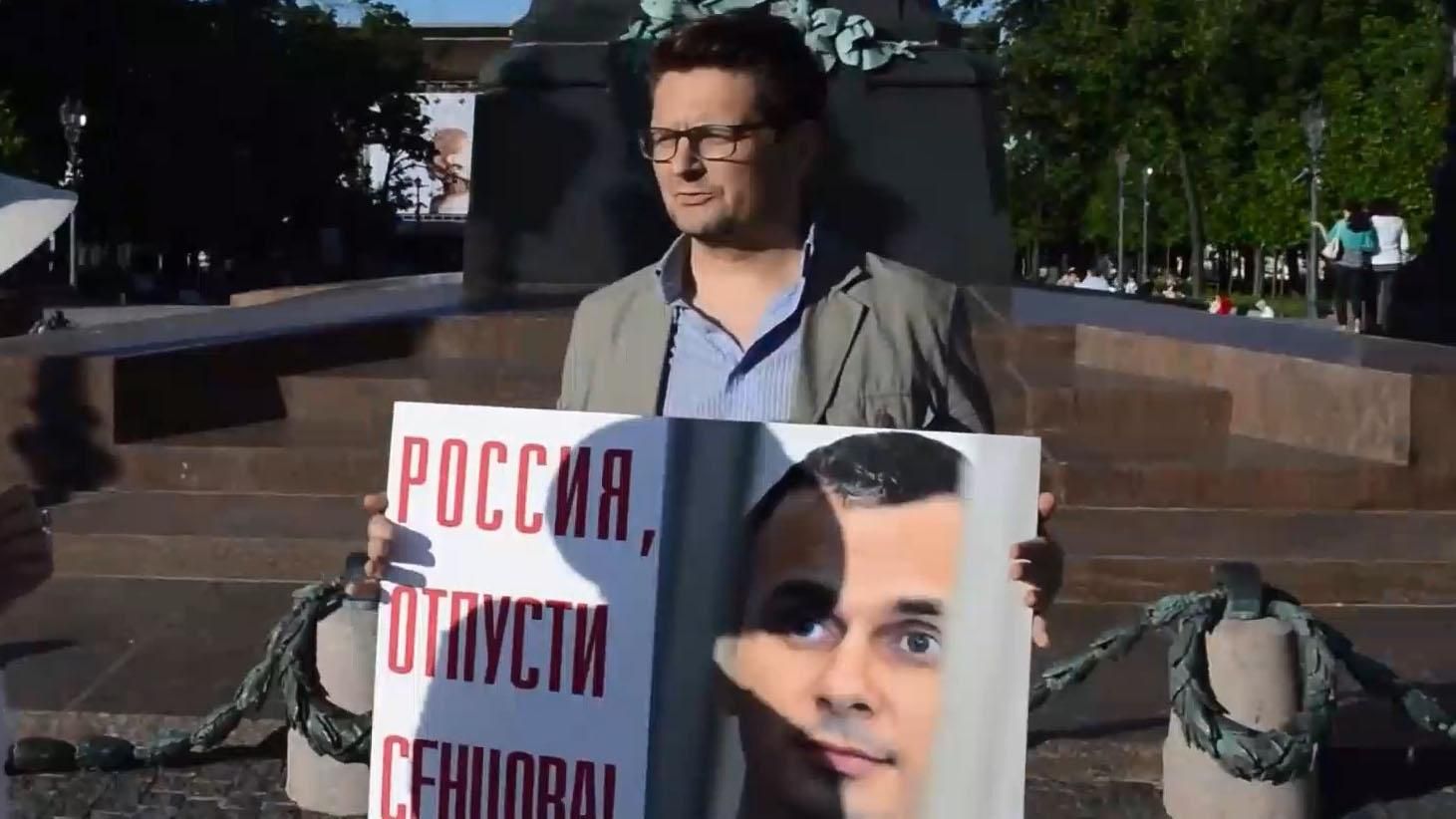 У Москві затримали російського режисера, який вийшов на підтримку Сенцова