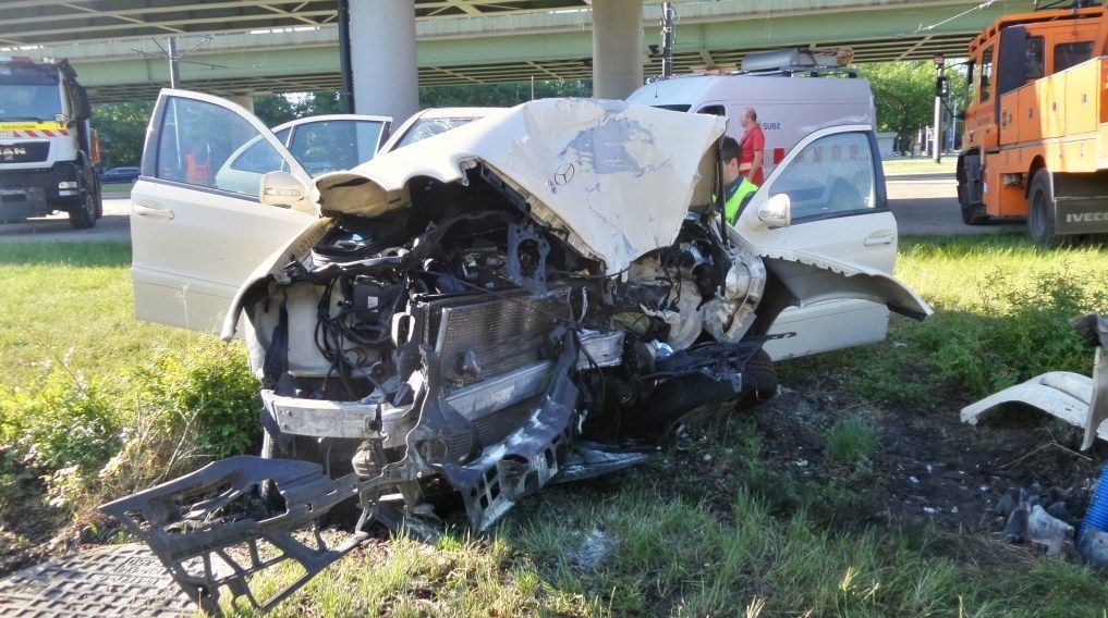 Десять украинских студентов попали в аварию под Варшавой: фото