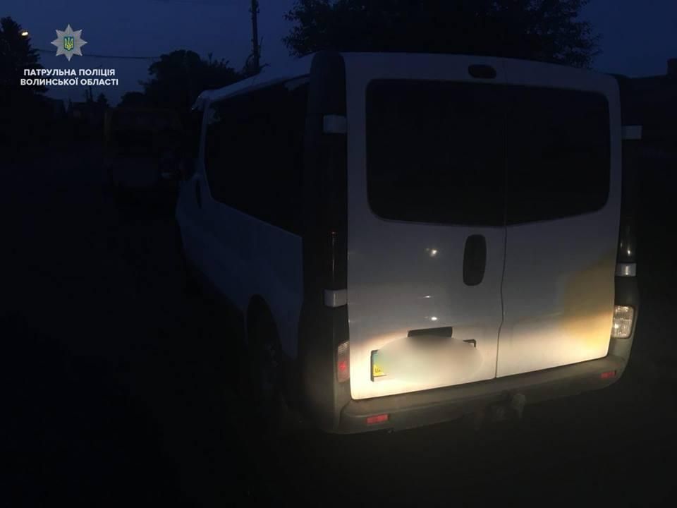 В Луцке пьяная водительница укусила полицейского: видео инцидента В Луцке пьяная водительница укусила полицейского: видео инцидента