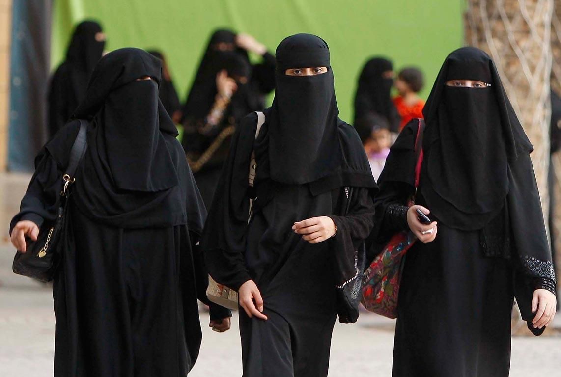 У Данії заборонили носити нікаб і бурку