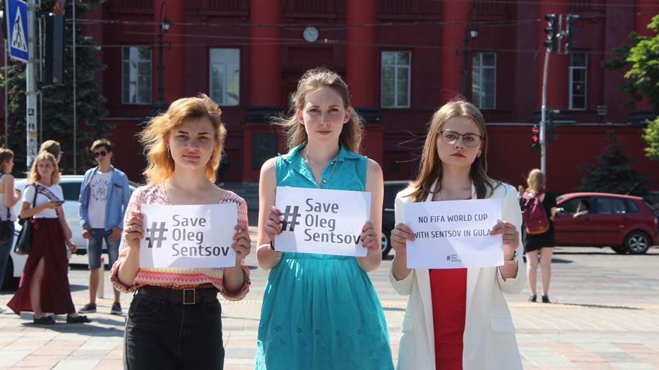 Студенты киевского вуза начали флешмоб в поддержку Сенцова