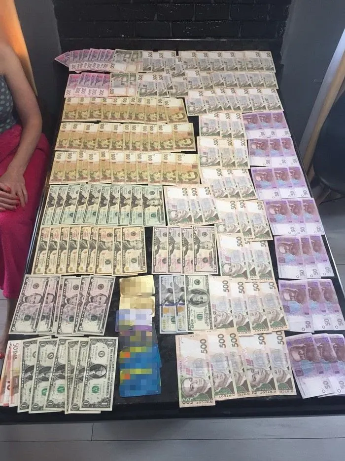 СБУ гроші кримінал рекет банда СБУ гроші кримінал рекет банда