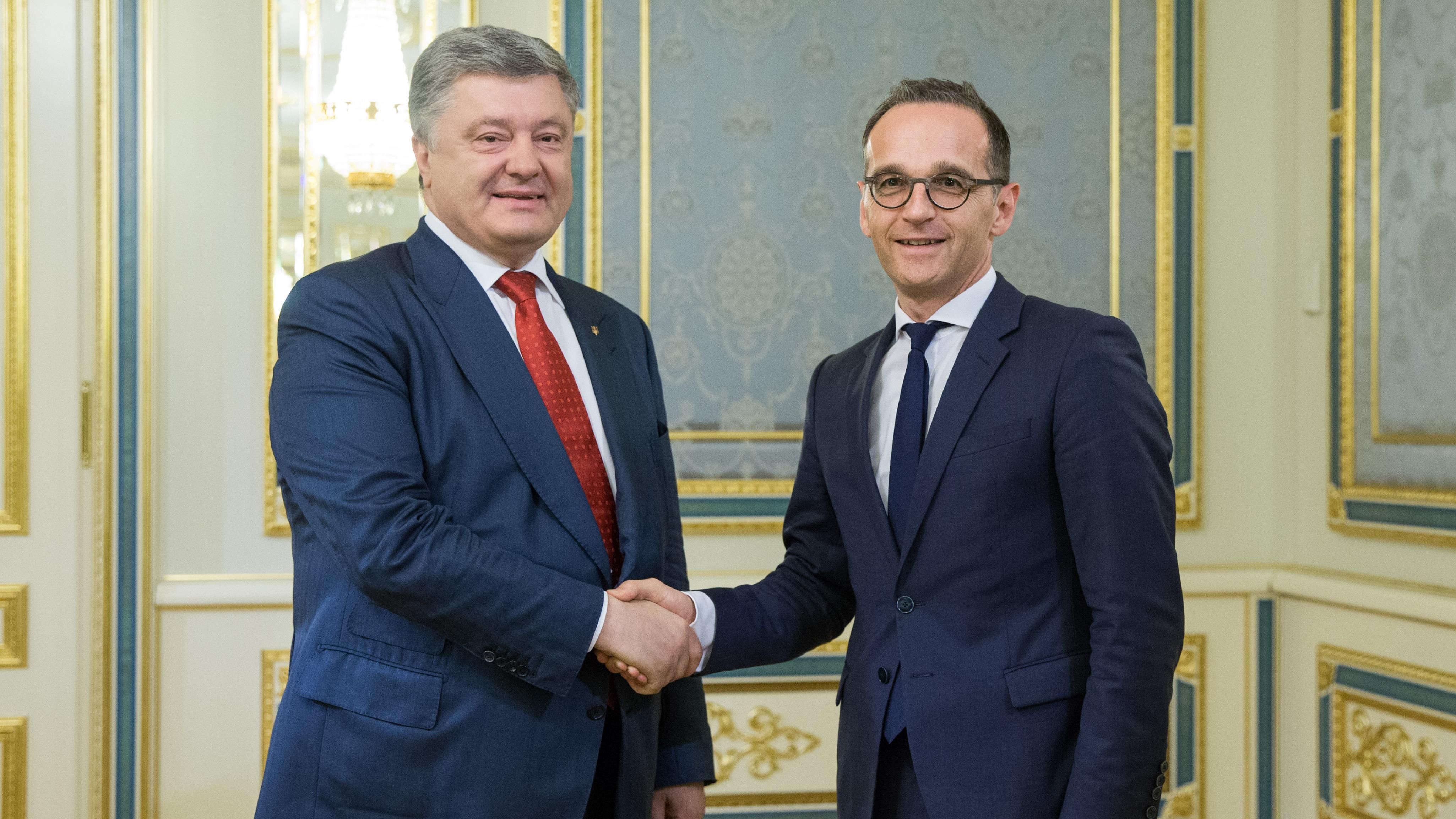 Порошенко провів зустріч з очільником МЗС Німеччини: деталі перемовин Порошенко провів зустріч з очільником МЗС Німеччини: деталі перемовин