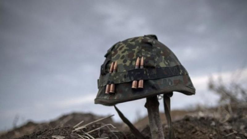 У лікарні помер сержант, який закрив собою доньку від обстрілу на Донбасі У лікарні помер сержант, який закрив собою доньку від обстрілу на Донбасі