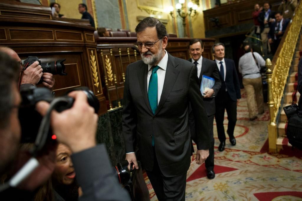 В Іспанії вперше за 40 років парламент відправив уряд у відставку