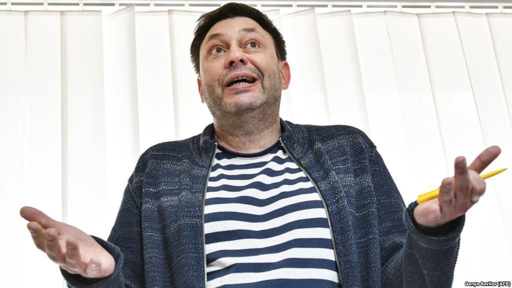 Керівник "РИА Новости" Вишинський відмовився від громадянства України і просить захисту в Путіна Керівник "РИА Новости" Вишинський відмовився від громадянства України і просить захисту в Путіна