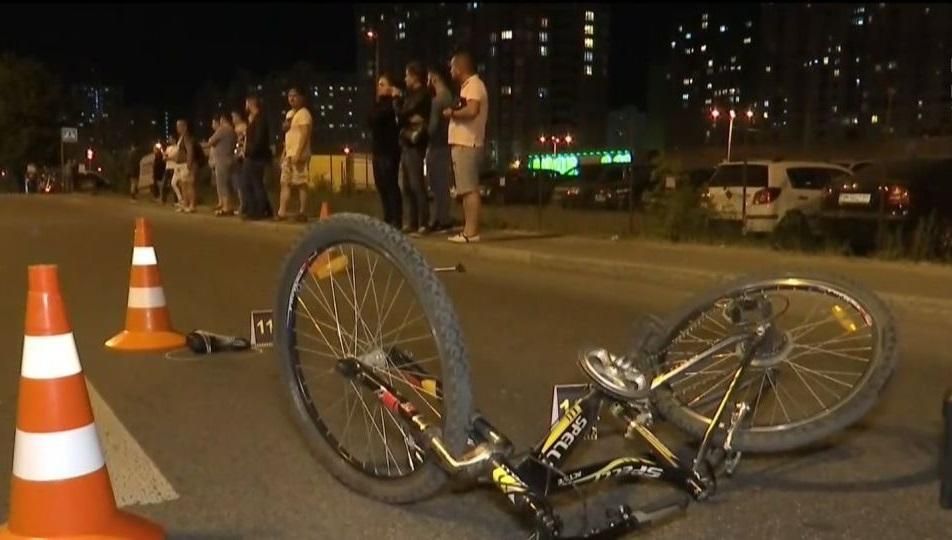 Аварія з кортежем у Києві: мати водія підтвердила, що він працює у супроводі Порошенка Аварія з кортежем у Києві: мати водія підтвердила, що він працює у супроводі Порошенка