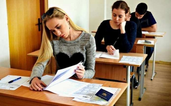 На ЗНО з англійської скаржаться учні зі всієї України: в УЦОЯО роз'яснили ситуацію На ЗНО з англійської скаржаться учні зі всієї України: в УЦОЯО роз'яснили ситуацію