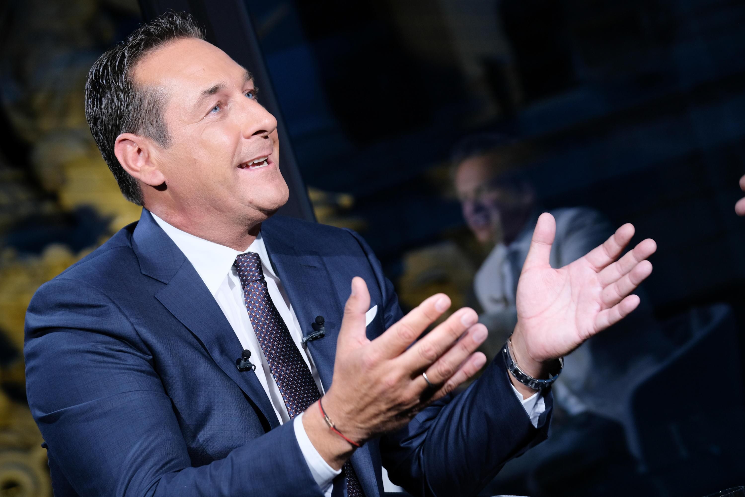 Віце-канцлер Австрії назвав санкції проти Росії "болісними" та закликав їх скасувати Віце-канцлер Австрії назвав санкції проти Росії "болісними" та закликав їх скасувати