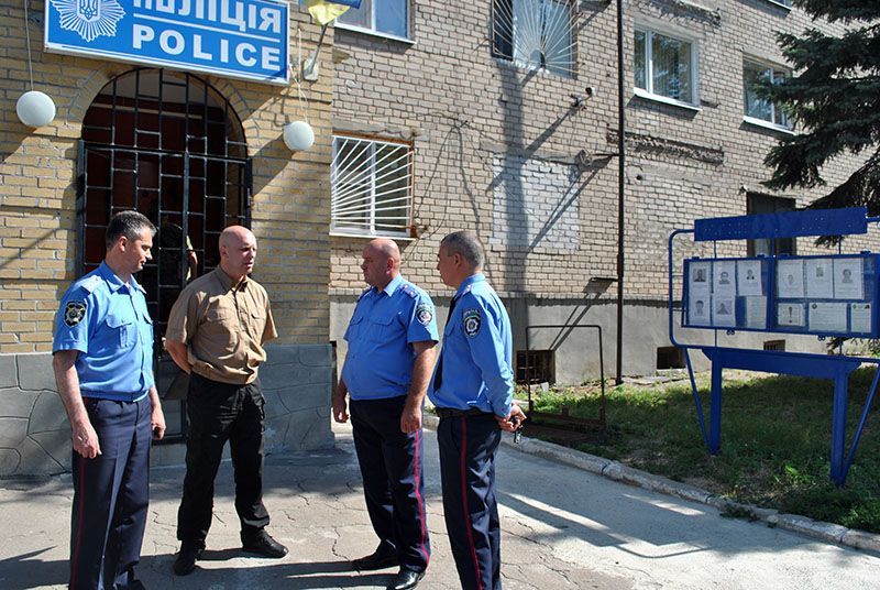 В Волновахе в отделении полиции нашли повешенного мужчину В Волновахе в отделении полиции нашли повешенного мужчину