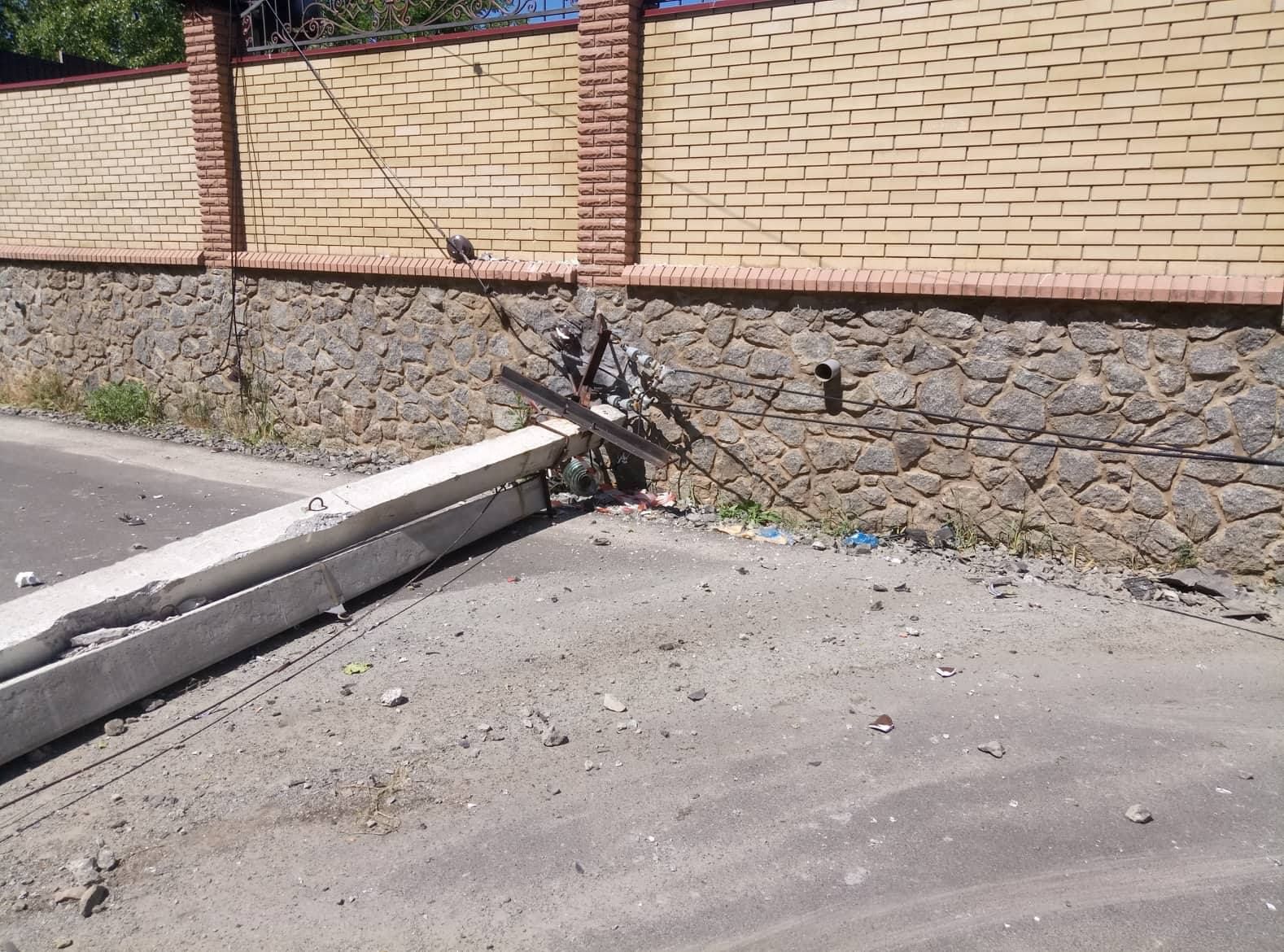 Авто Ліщенка обстріляли з автоматів Калашнікова Авто Ліщенка обстріляли з автоматів Калашнікова