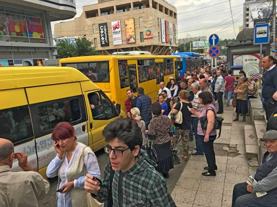 У Тбілісі транспортний колапс: метро грузинської столиці через страйки не працює вже другий день