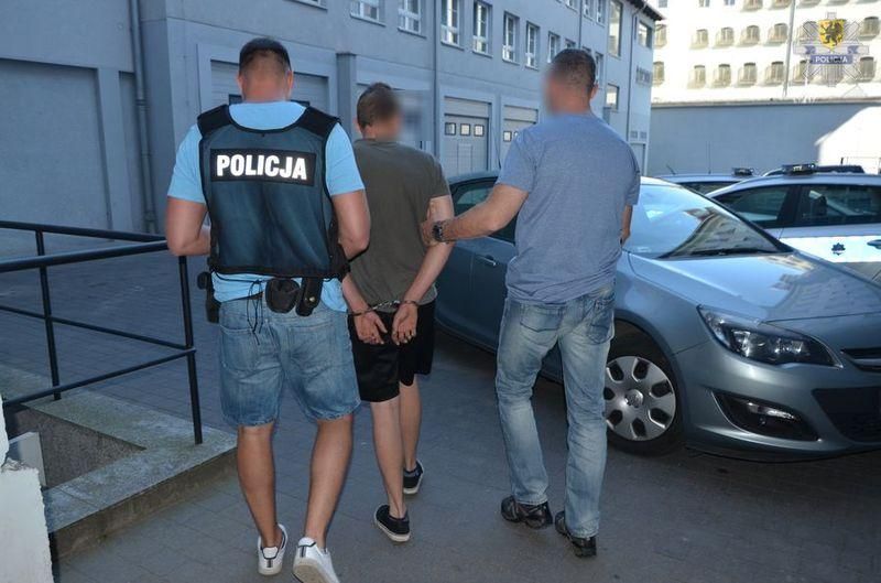 Украинца задержали в Польше: ездил по набережной пьяным Украинца задержали в Польше: ездил по набережной пьяным