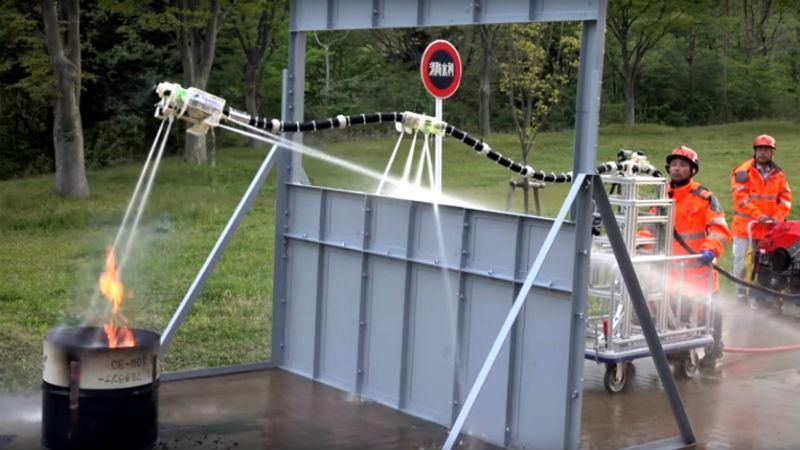 Робот-пожежник: машину навчили боротись з вогнем – відео Робот-пожежник: машину навчили боротись з вогнем – відео