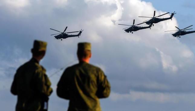 Росія стягнула до окупованого Криму тисячі військових і авіацію: відома причина