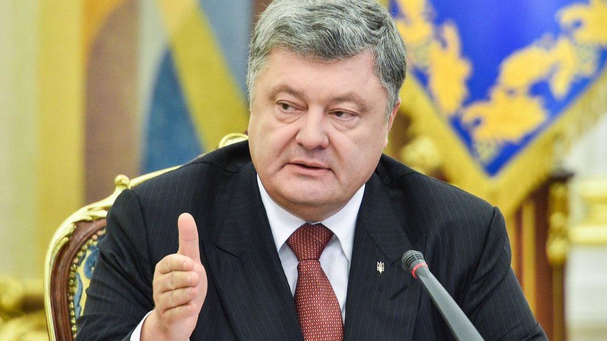 "У нас горячая фаза войны": Порошенко остро высказался об агрессии России на Донбассе "У нас горячая фаза войны": Порошенко остро высказался об агрессии России на Донбассе