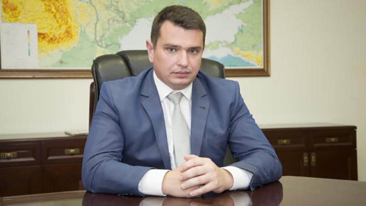 Разложить на камеру купюры – совсем не показатель эффективности работы, – Сытник