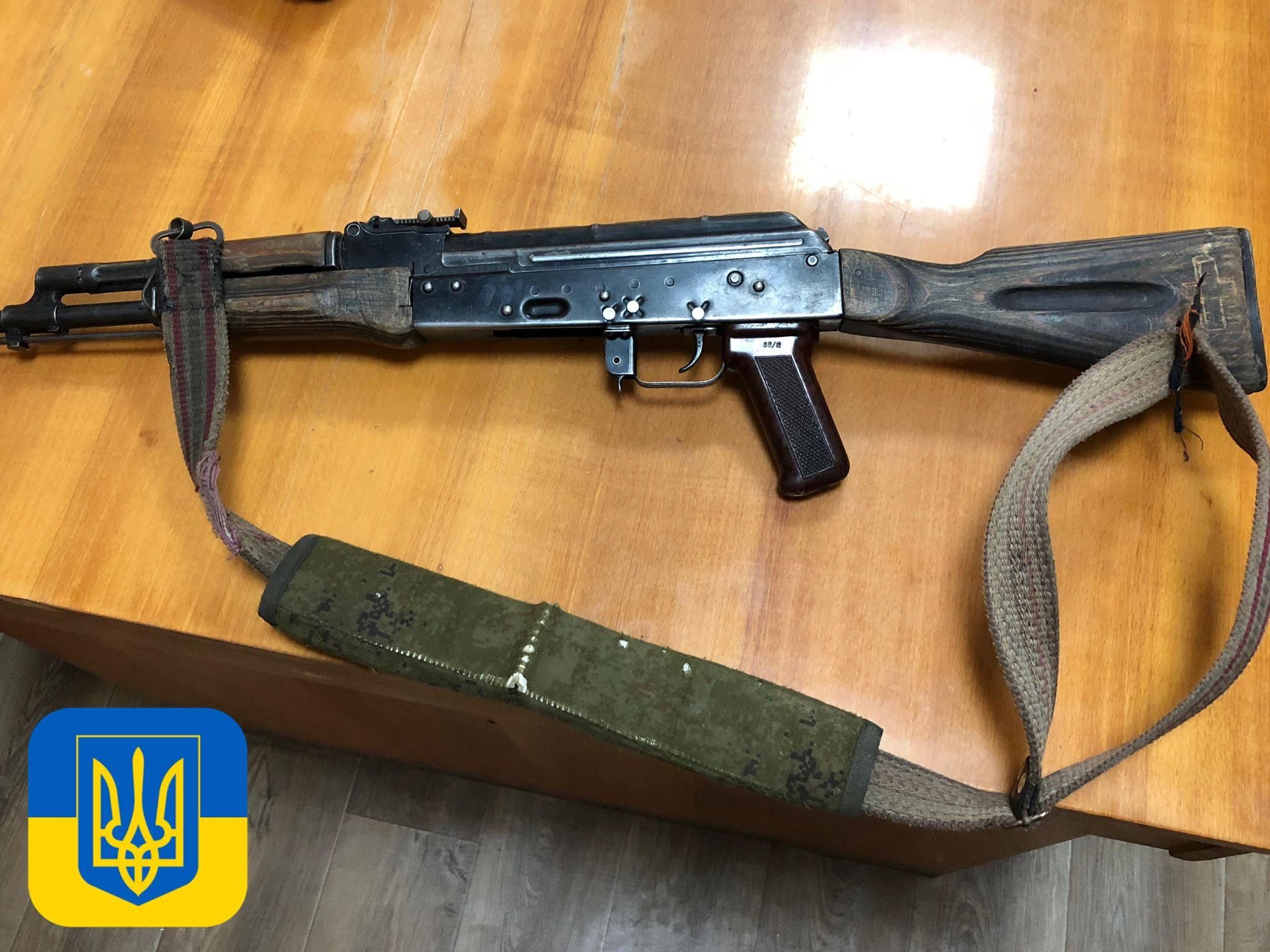 Украинские разведчики проникли на позиции боевиков на Донбассе и взяли оттуда трофей Украинские разведчики проникли на позиции боевиков на Донбассе и взяли оттуда трофей