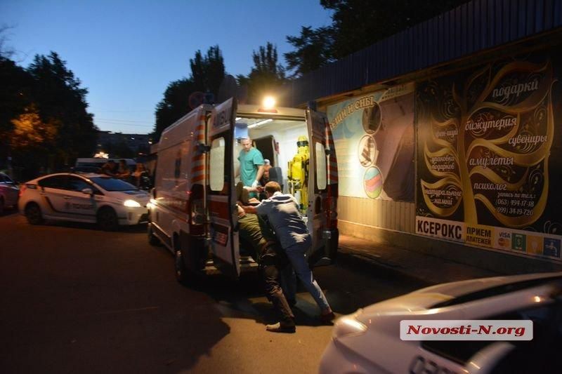 У Миколаєві сталася перестрілка: постраждалий отримав п'ять вогнепальних поранень У Миколаєві сталася перестрілка: постраждалий отримав п'ять вогнепальних поранень