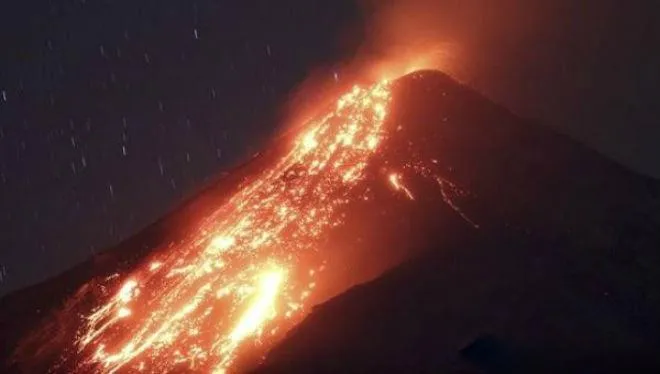 Виверження вулкану Фуего в Гватемалі