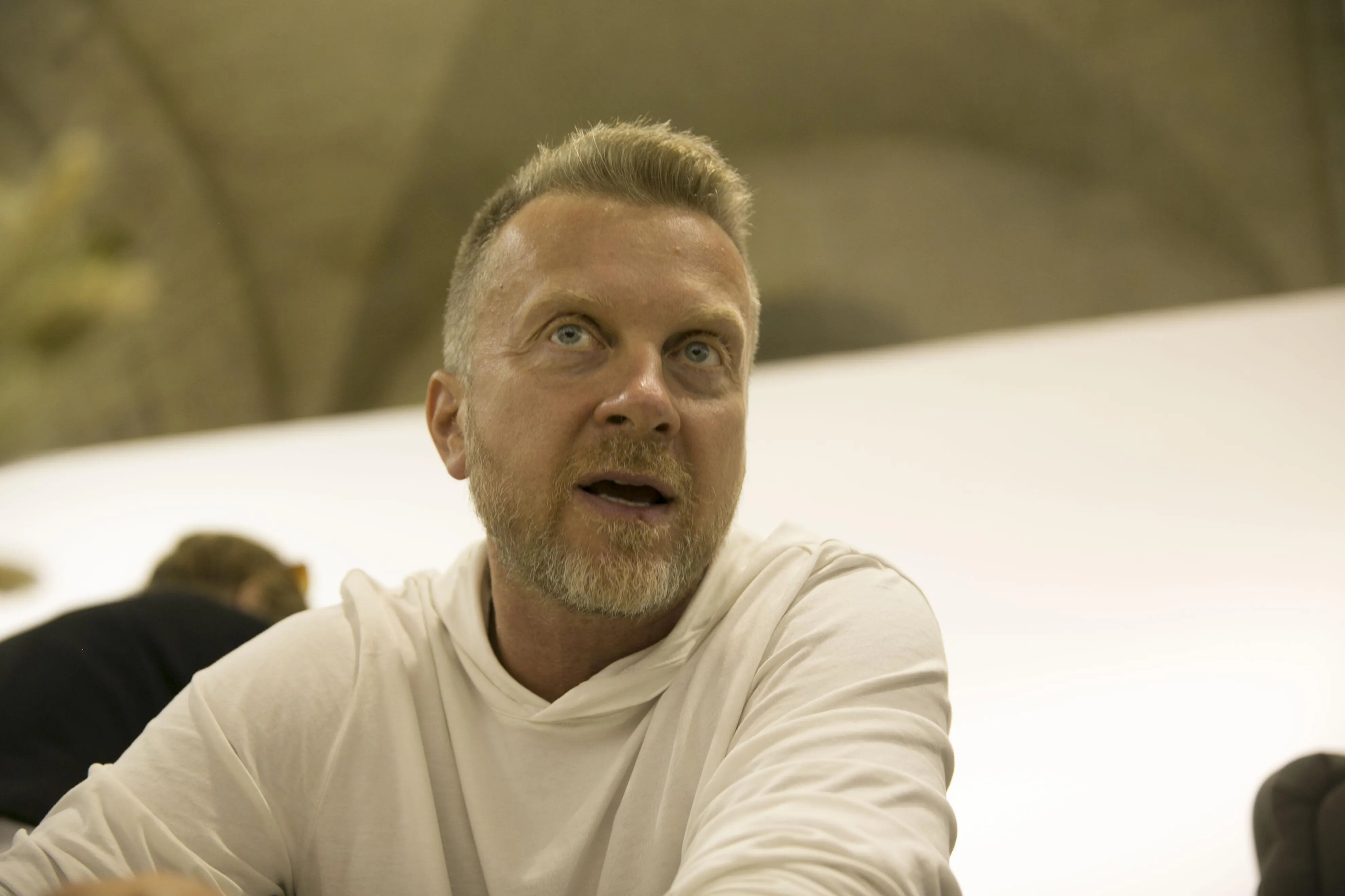 Мухарський шоумен телеведучий письменник Мухарський шоумен телеведучий письменник