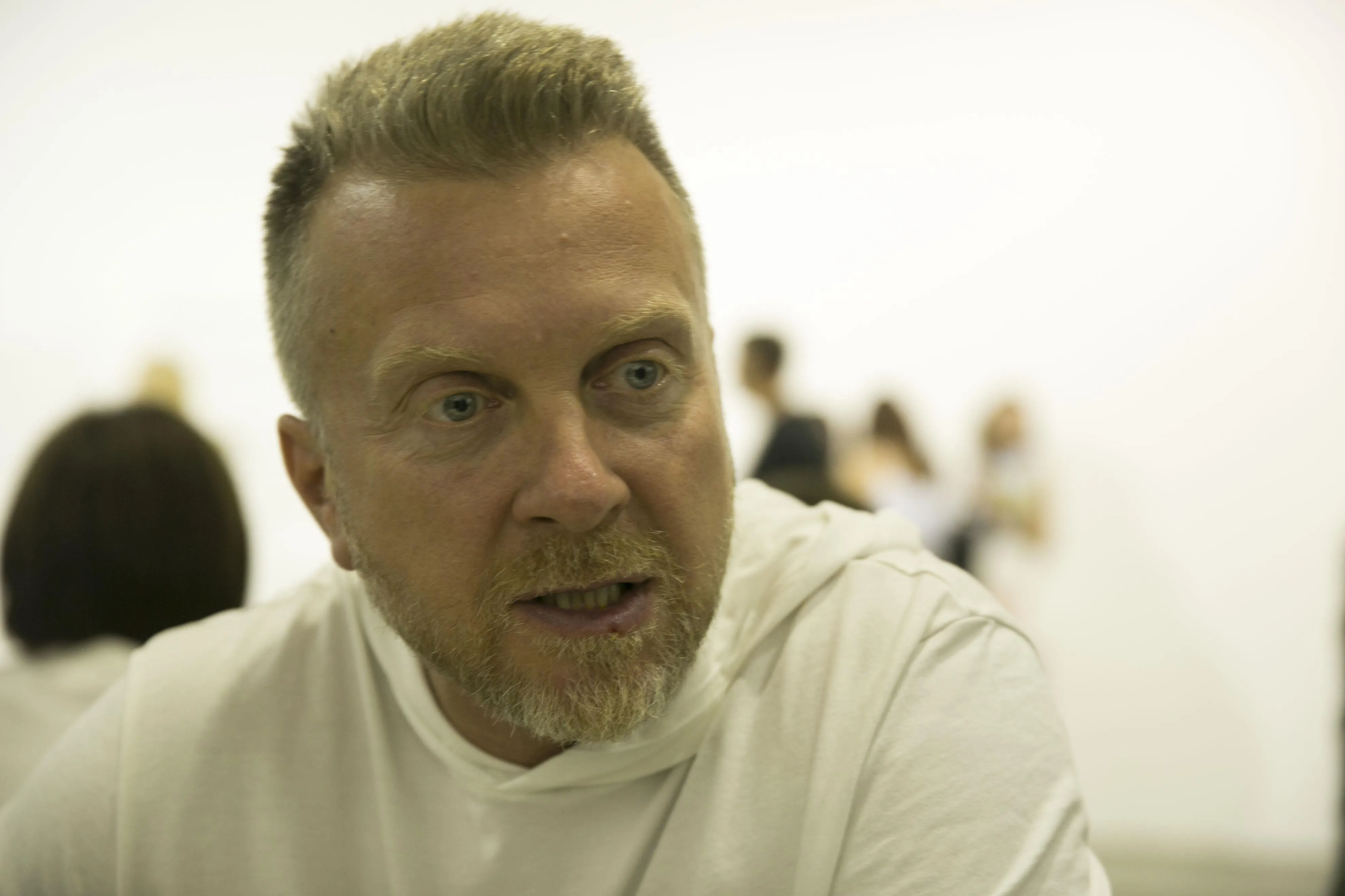 Мухарський шоумен телеведучий письменник Мухарський шоумен телеведучий письменник