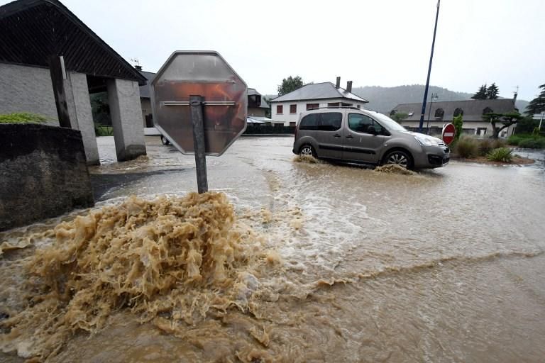 У Франції через потужну зливу загинуло троє осіб
