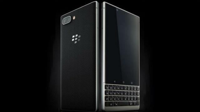 Кнопочный смартфон BlackBerry KEY2 представили официально: характеристики и цена