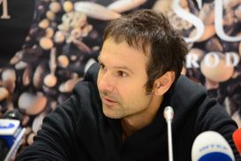 Покидьки з депутатськими мандатами, – Вакарчук емоційно відреагував на скандал у Раді