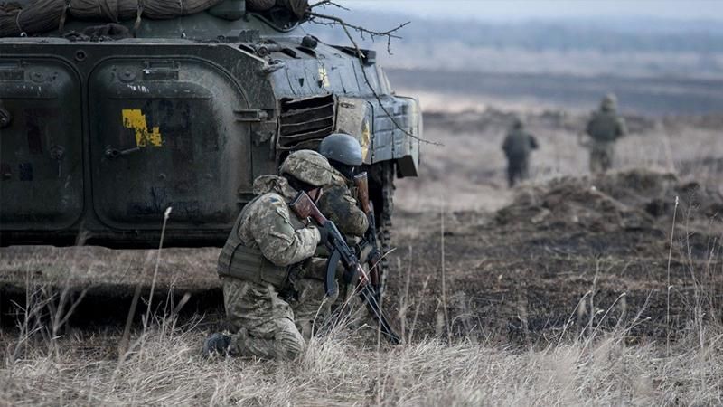 ООС: на Луганському напрямку ведуться активні бої, двох бійців поранено