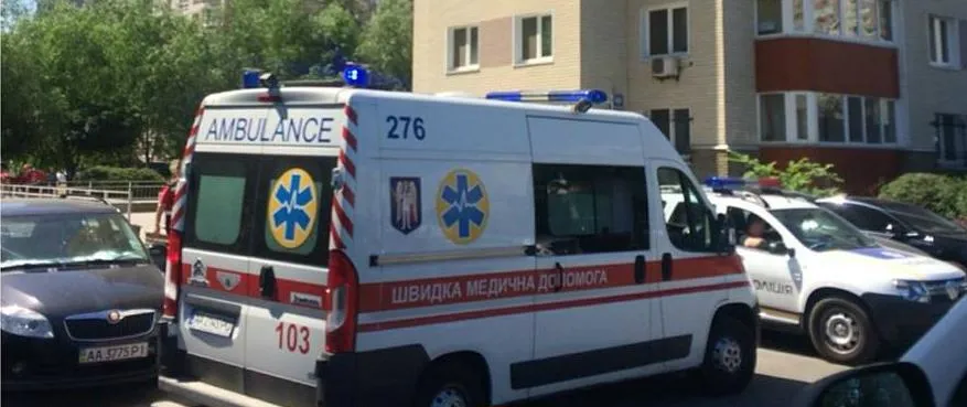 Жінка випала з 11-поверхового будинку Жінка випала з 11-поверхового будинку