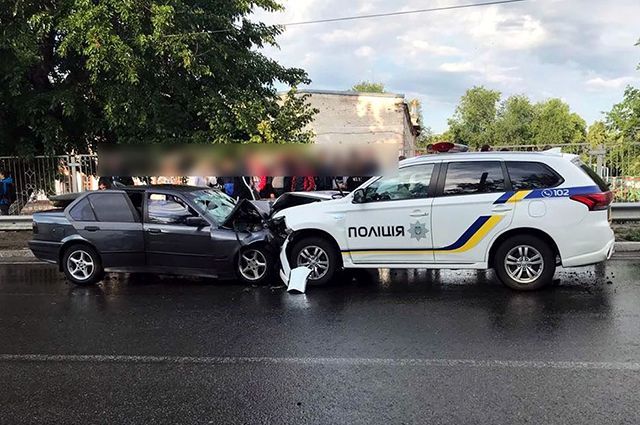 На Харківщині трапилася смертельна аварія за участю авто поліції: фото з місця ДТП