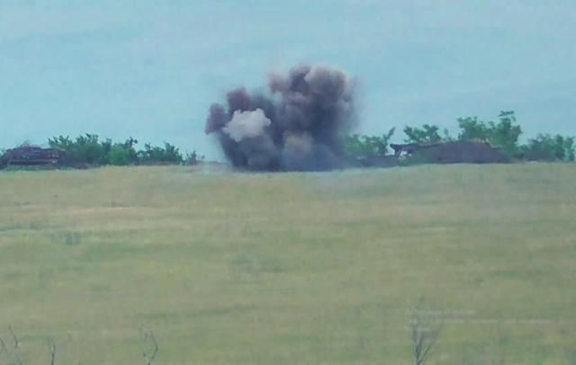 Опубліковане відео ракетного удару українських бійців по позиціях бойовиків на Донбасі Опубліковане відео ракетного удару українських бійців по позиціях бойовиків на Донбасі