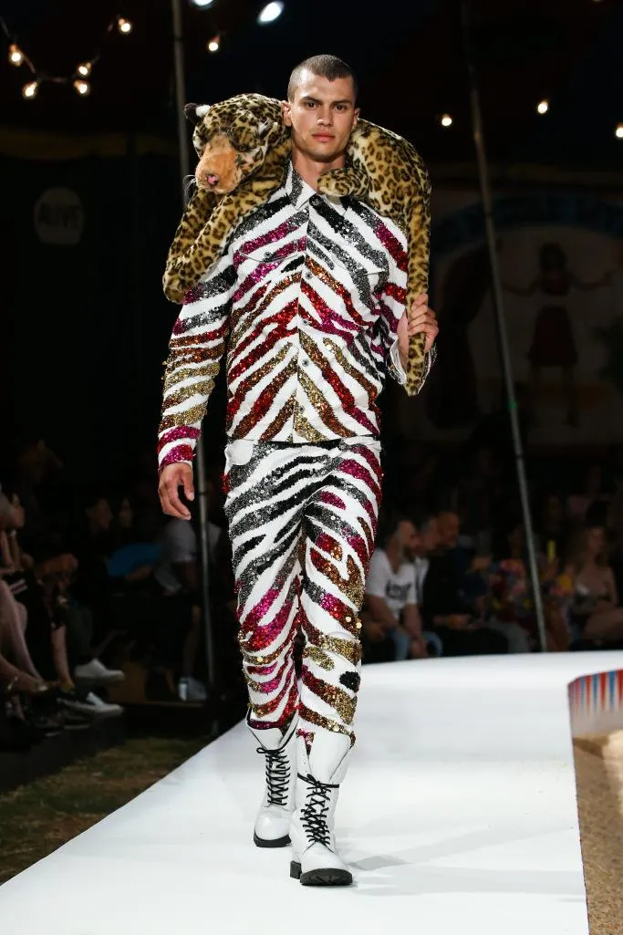 Moschino Resort 2019 Moschino Resort 2019