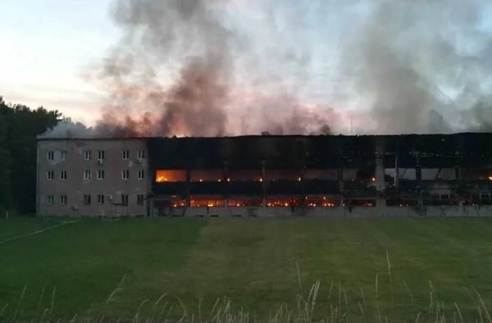 Назвали возможную причину пожара в спорткомплексе Минобороны во Львове