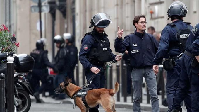 У Парижі озброєний чоловік захопив заручників і вимагає зв'язатись з посольством Ірану, – ЗМІ