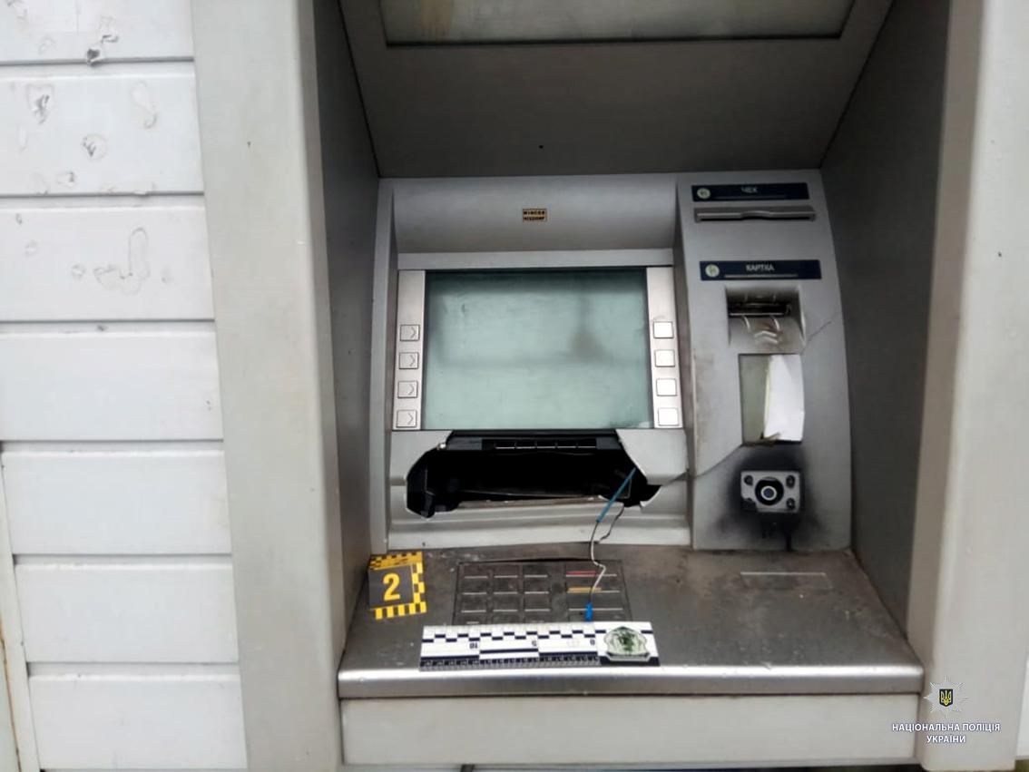 В Харькове взорвали и ограбили банкомат: фото и видео