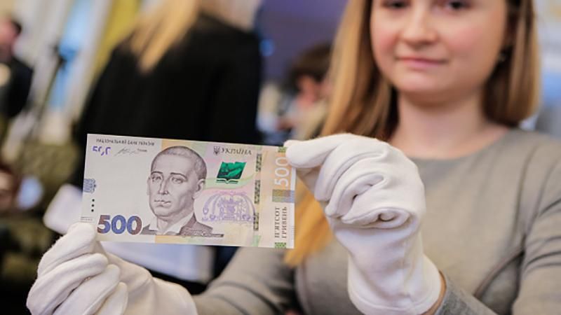 Гривна показала существенные успехи относительно доллара на фоне остальных валют, – Bloomberg Гривна показала существенные успехи относительно доллара на фоне остальных валют, – Bloomberg