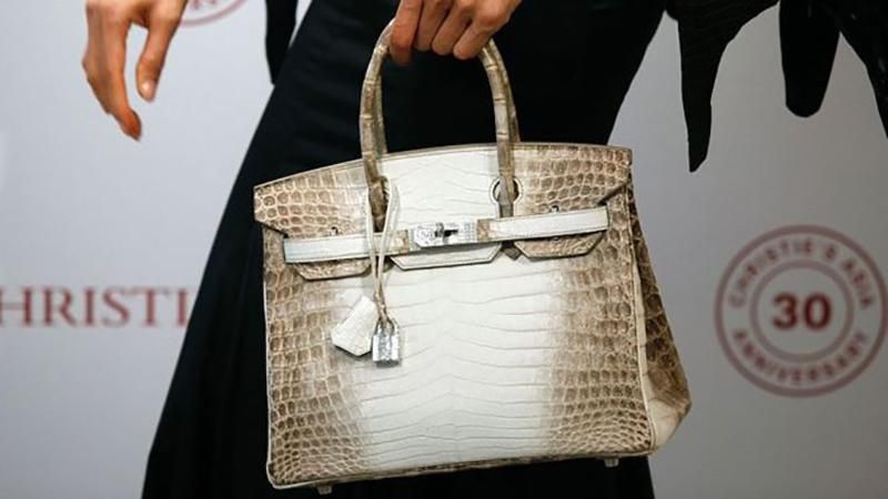 Сумку Hermes Birkin продали за рекордну суму на європейському аукціоні: деталі