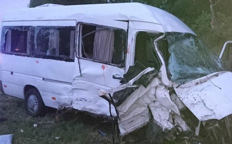 Смертельное ДТП на Львовщине: столкнулись два микроавтобуса