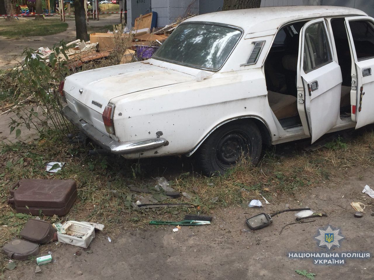 У Києві стався вибух у старому автомобілі: четверо дітей поранені, двоє з них – у важкому стані