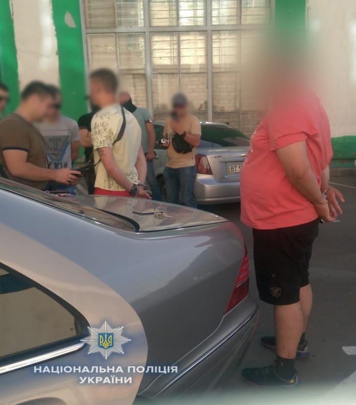 В Одесі затримали групу фальшивомонетників: відео спецоперації правоохоронців 